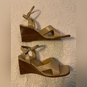 Apostrophe leather nude Alexia square toe wedges 7.5